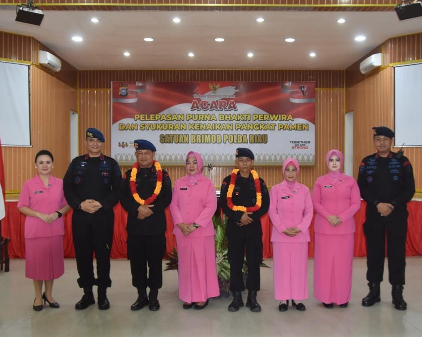 Dansat Brimob Polda Riau Pimpin Pelepasan Purna Bhakti Perwira dan Syukuran Kenaikan Pangkat Pamen