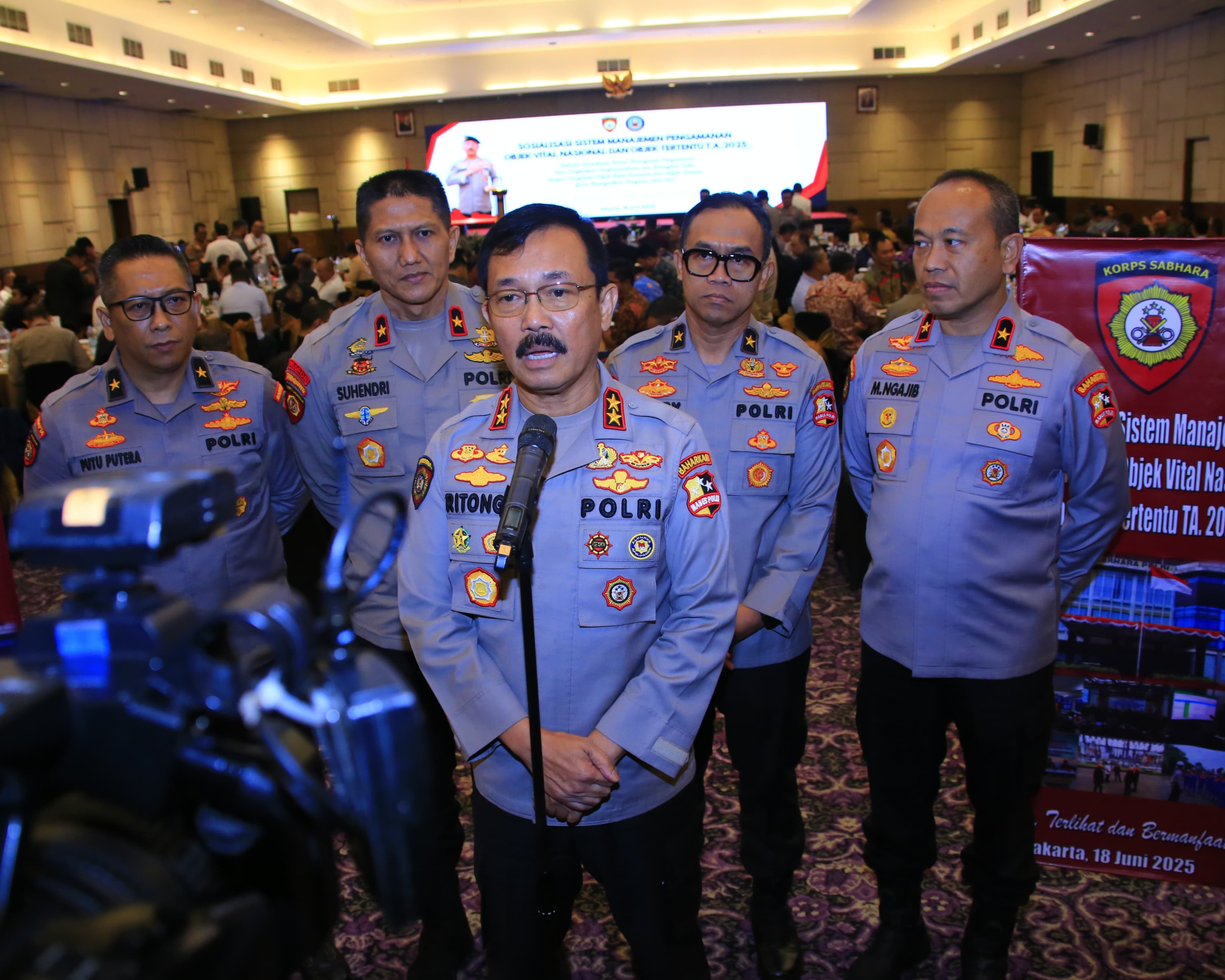 Kakorsabhara Baharkam Polri Buka Acara Sosialisasi Sistem Manajemen Pengamanan Obvitnas Dan Obter TA 2025