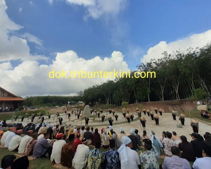 (Adv) Bupati Tubaba Membuka Acara Sharing Time Megalithic Millennium Art di Kota Budaya Ulluan Nughik