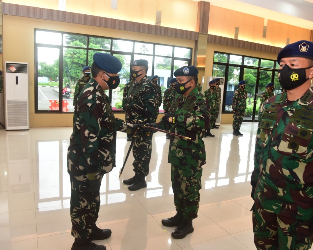 Terima Tongkat Komando, Marsma TNI Andi Kustoro Resmi Menjabat Danlanud RSN