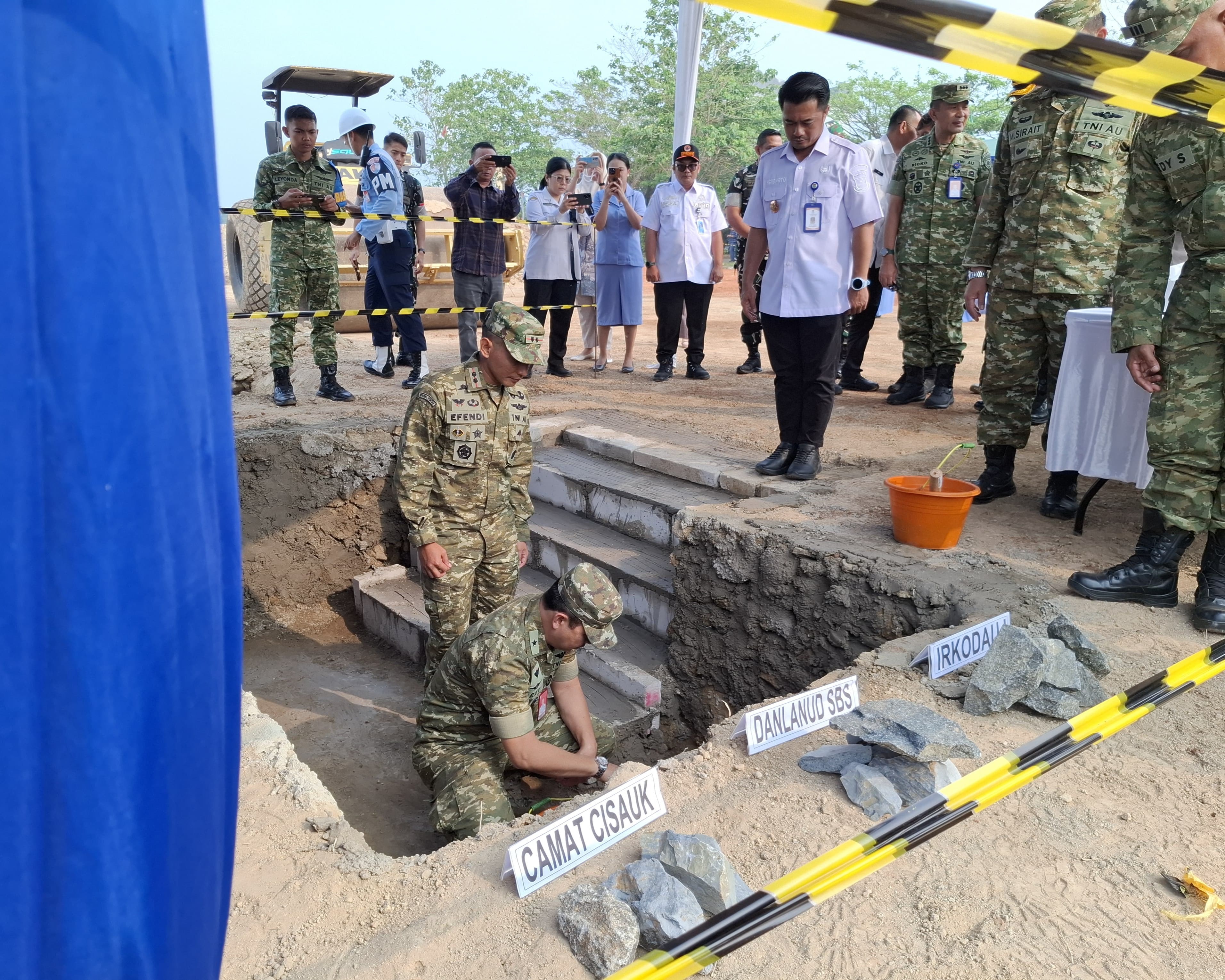 Peletakan Batu Pertama Mako Lanud Saleh Basarah, Pangkodau I Ajak Bangun Sinergi Dengan Pemerintah Dan Masyarakat