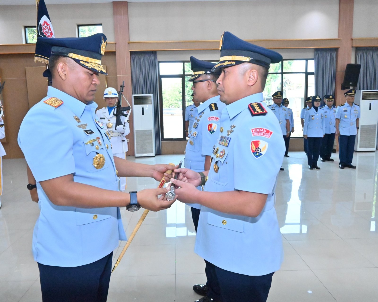 Terima Tongkat Komando, Kolonel Pnb Anggit B.W., Resmi Jabat Komandan Lanud Sutan Sjahrir