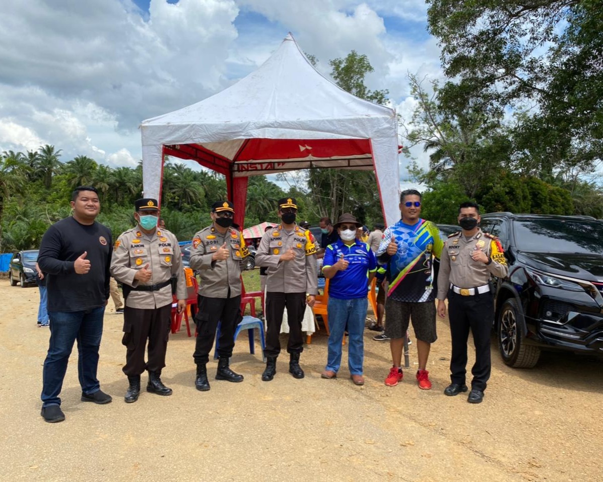 Lebaran Kedua, Polres Inhu Tempatkan Personil Di Tempat Keramaian Masyarakat