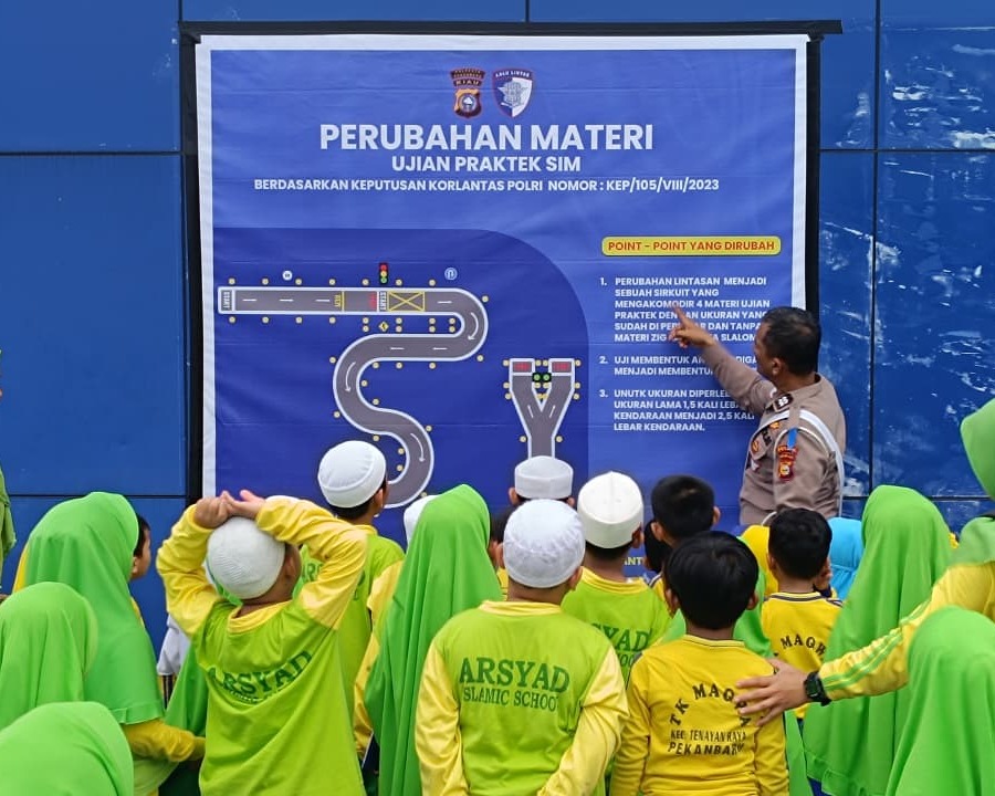 Ditlantas Polda Riau Gelar 'Polisi Sahabat Anak Dan Green Policing', Dukung Operasi Zebra Lancang Kuning 2025 di Taman Lalu Lintas Rumbai