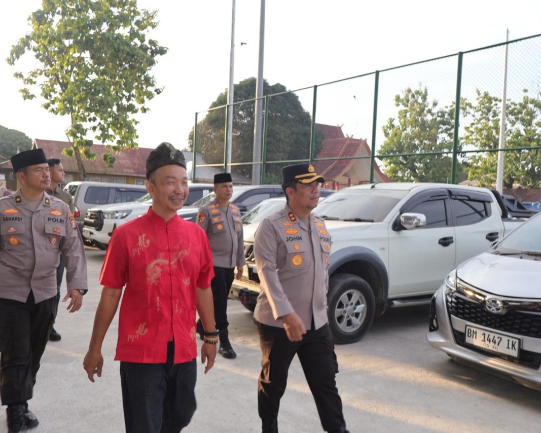 Ribuan Warga Pelalawan Khusyuk Sholat Idul Adha 1447 H Di Lapangan Mini Soccer Pangkalan Kerinci