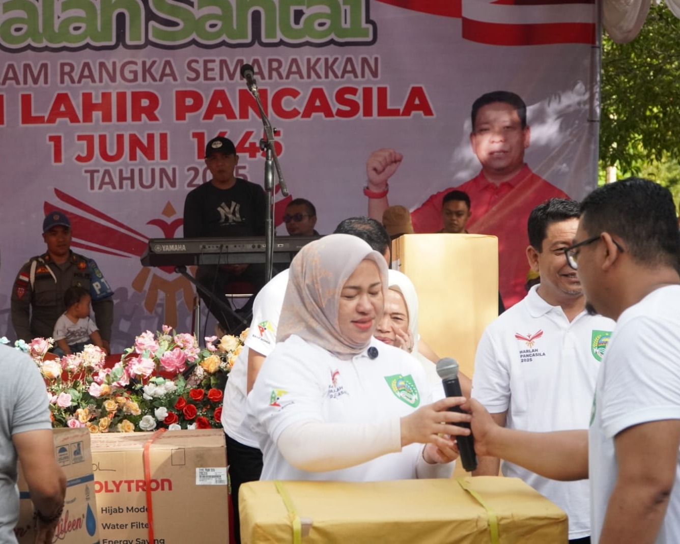 Dampingi Bupati Anton, Kapolres Rohul Ikuti Jalan Santai Semarak Hari Lahir Pancasila