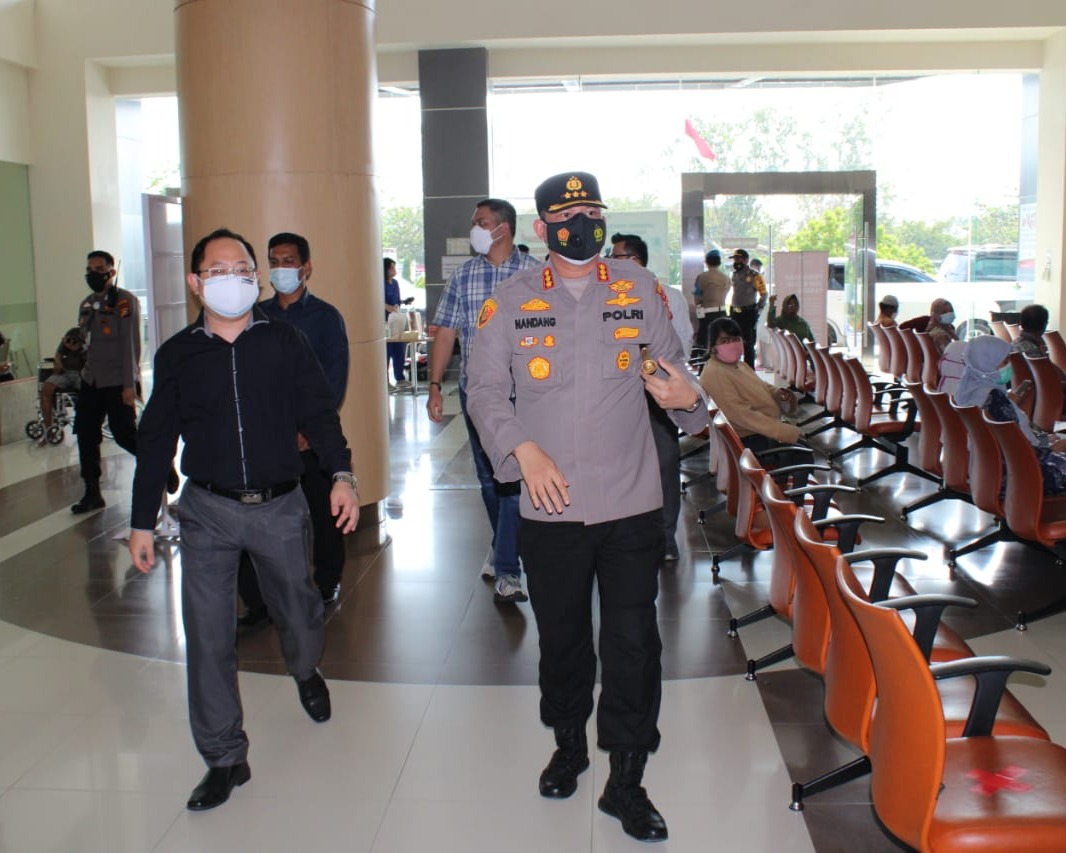 Kapolresta Pekanbaru Lakukan Pengecekan Ketersediaan Oksigen Serta Tempat Tidur Untuk Pasien Covid-19 di RS Eka Hospital
