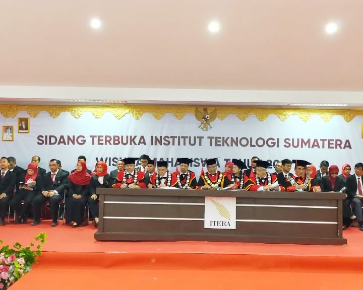 Bupati Tubaba Umar Ahmad, Sampaikan Orasi Ilmiah Wisuda Program Sarjana Itera