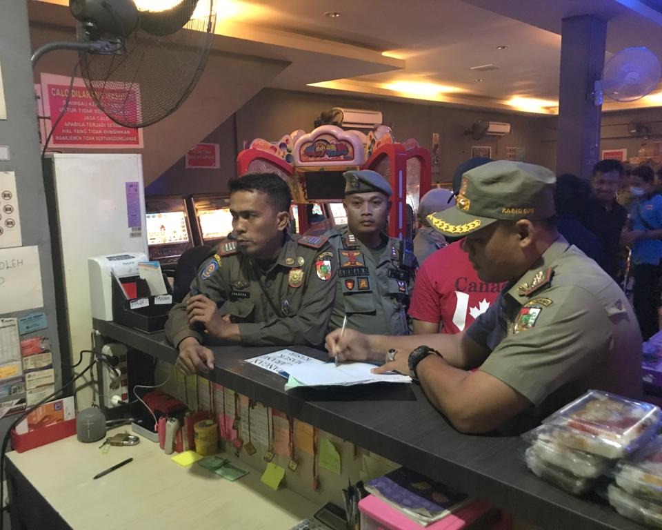 Satpol PP Kota Pekanbaru Gelar Razia ke Sejumlah Gelanggang Permainan Serta Tempat Hiburan