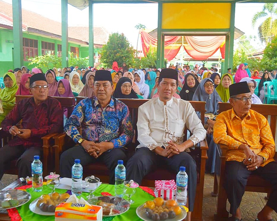 Tanggamus Community Santuni 90 Anak Yatim