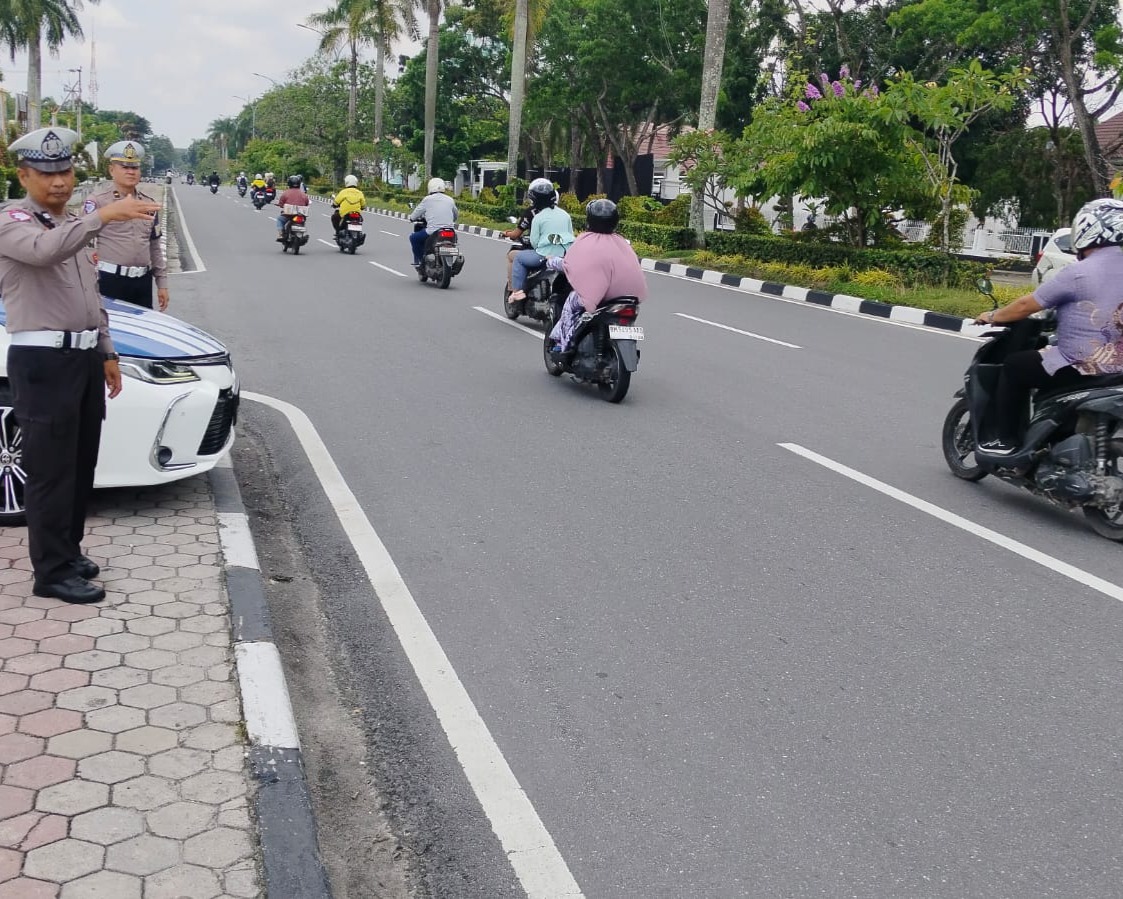 Antisipasi Lonjakan Arus Long Weekend, Ditlantas Polda Riau Sebar Personel Di Titik Rawan