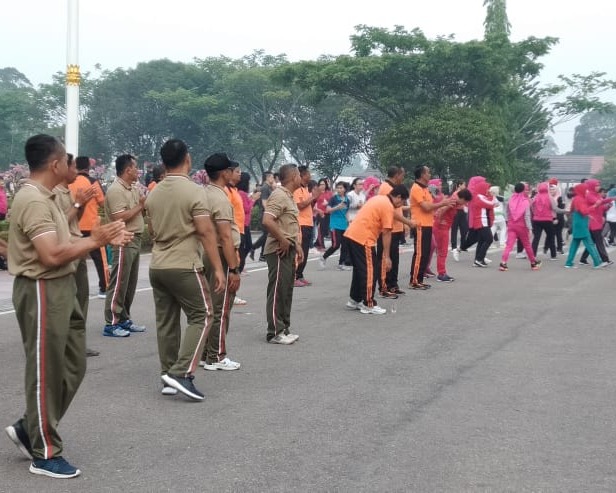 Walikota Palangka Raya Ikut Senam Gabungan TNI-Polri serta ASN  