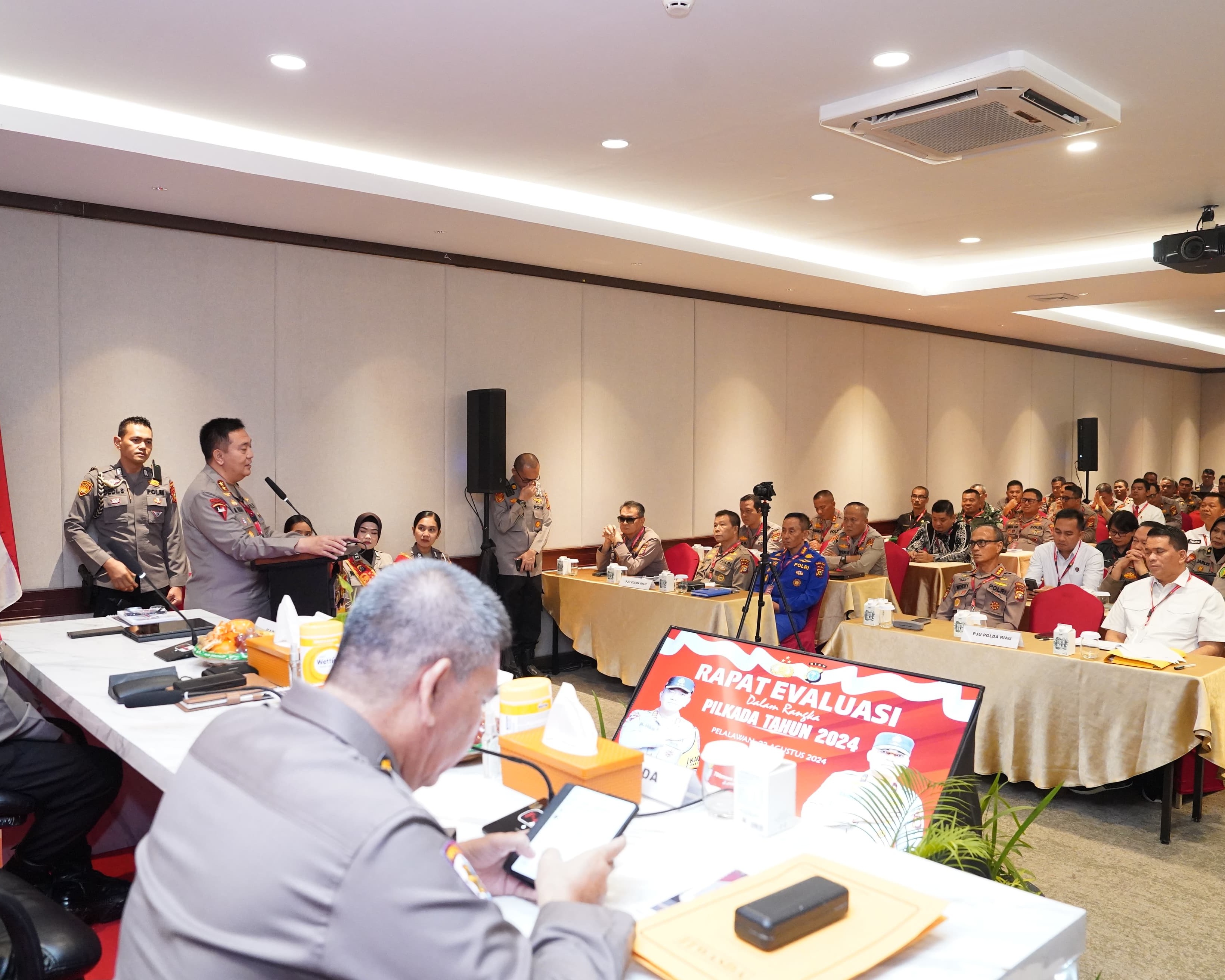 Kapolda Riau Irjen Pol M Iqbal Buka dan Pimpin Rapat Evaluasi Dalam Rangka Pemilihan Kepala Daerah (Pilkada) Serentak Tahun 2024