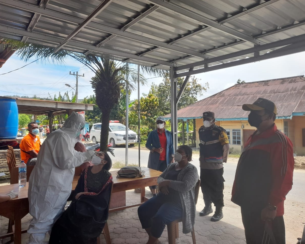 Memutus Penyebaran Covid-19, Bupati Taput Berupaya Keras Sinergikan Seluruh Kekuatan Hingga Ke Desa
