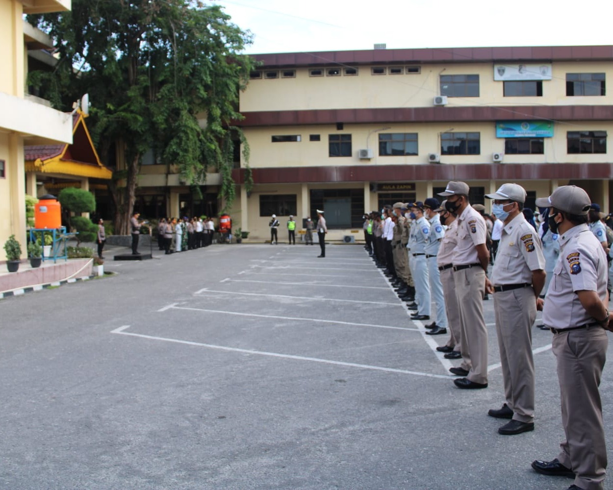 Kapolresta Pekanbaru Pimpin Apel Gelar Operasi Patuh Lancang Kuning 2021 di Halaman Mako Polresta