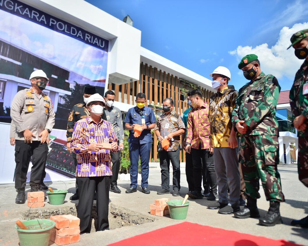 Resmikan Vaksin Center RS Bhayangkara Polda Riau, Kapolda Irjen Pol Agung Setya Imam Effendi: Penanganan Covid-19 Harus Dikelola Dengan Benar