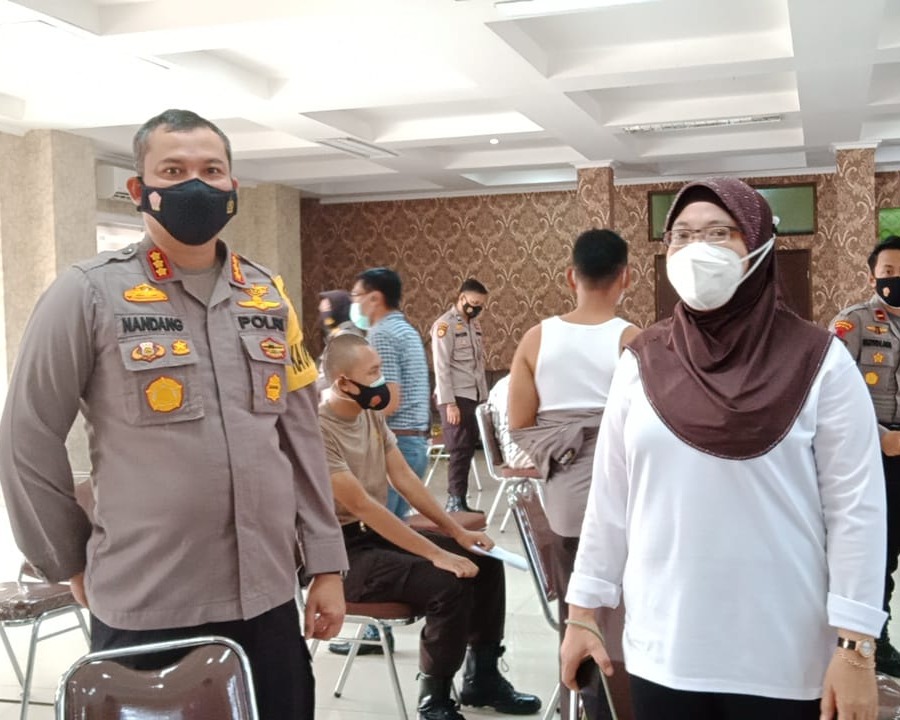 Kapolresta Pekanbaru Tinjau Pelaksanaan Vaksinasi Covid-19, Sebanyak 150 Personil