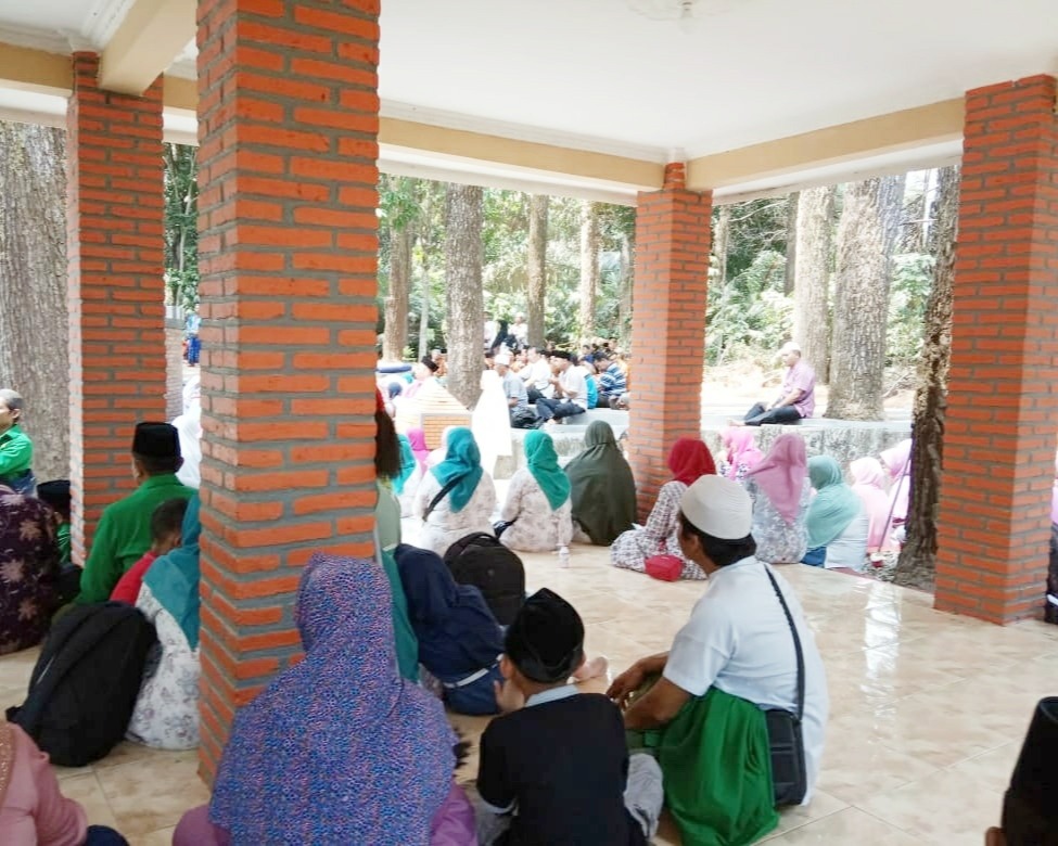 Wisata Religi, Makam Syekh Subakir Ramai Dikunjungi Peziarah