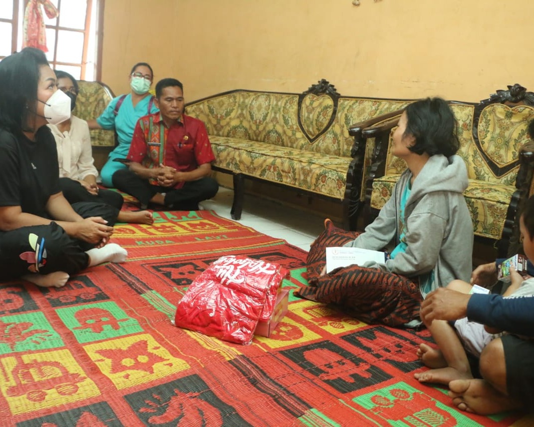 Ketua YKI Taput Kembali Semangati Penderita Kanker Otak