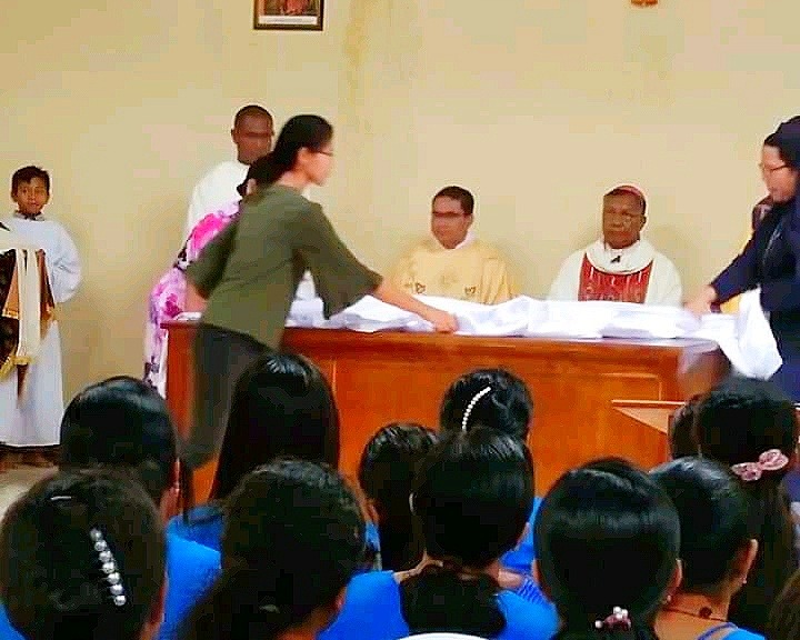 Gereja Sta. Maria Kerepengga Resmi di Tahbis Oleh Uskup Keuskupan Weetebula