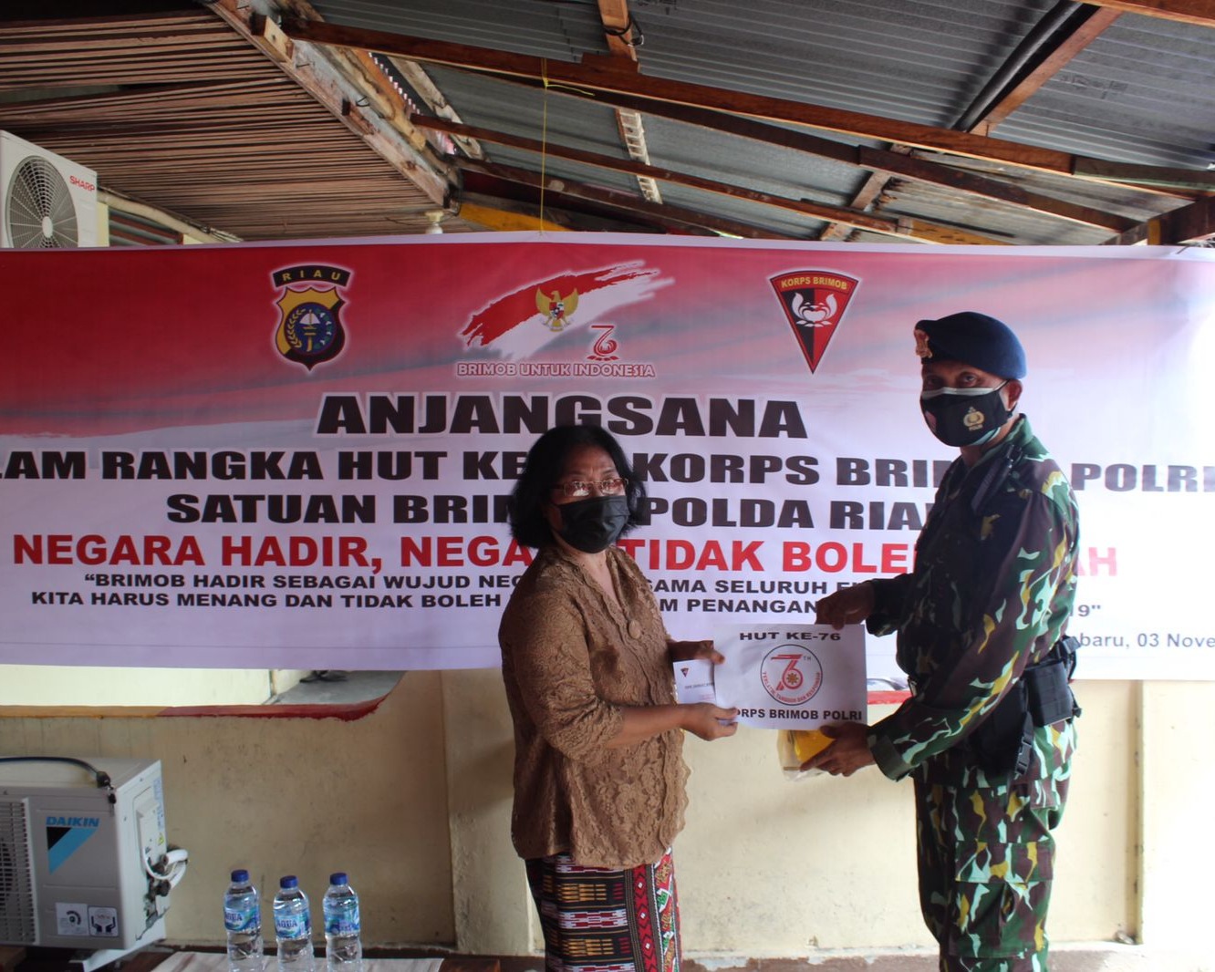 Anjangsana Satuan Brimob Polda Riau Ke Panti Asuhan Dalam Rangka HUT Korps Brimob Polri Ke-76