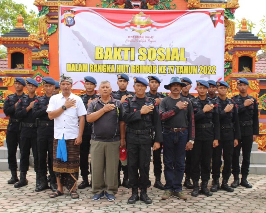 HUT Korps Brimob Polri Ke-77, Satuan Brimob Polda Riau Laksanakan Bakti Sosial Di Beberapa Tempat Rumah Ibadah