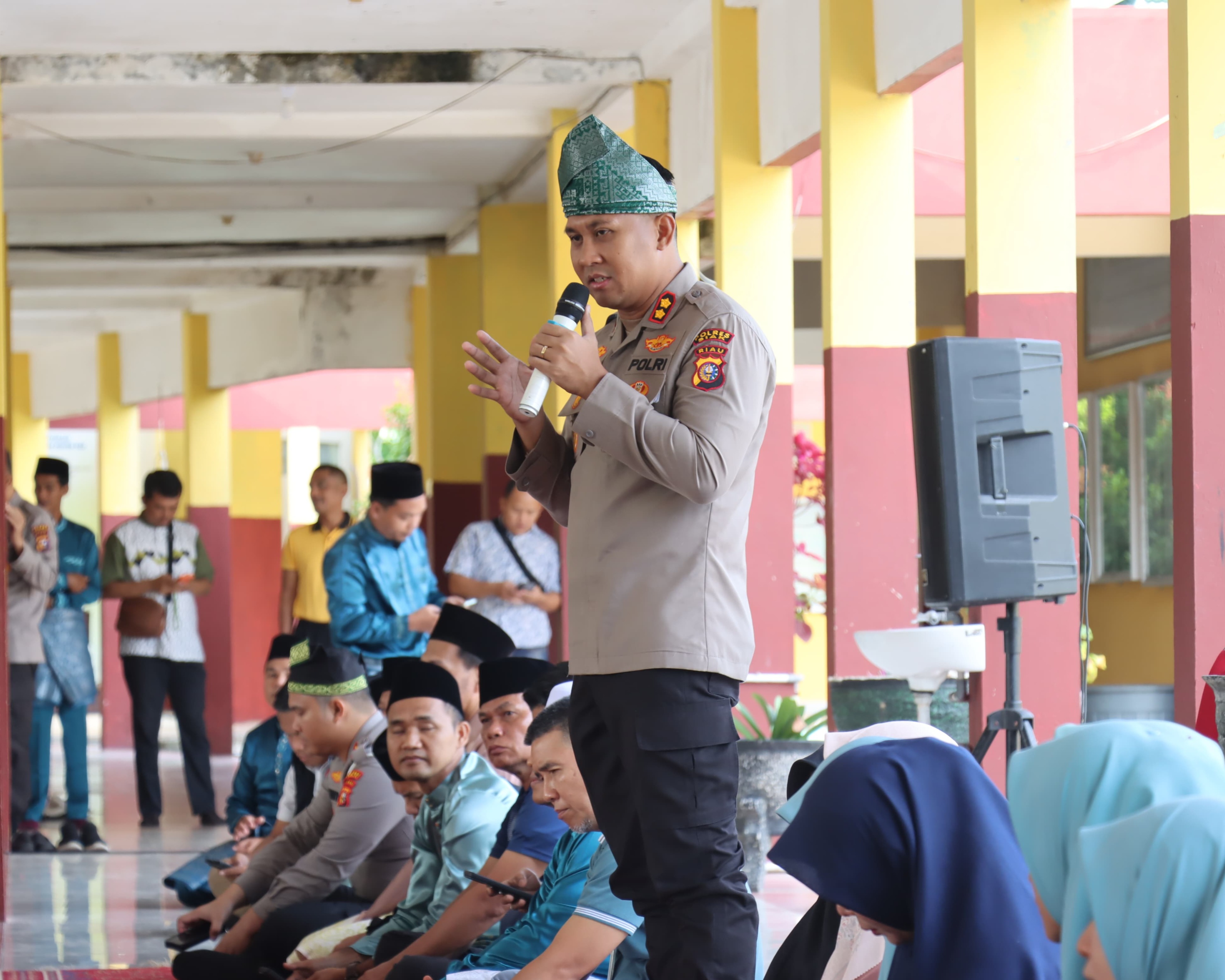 Dipimpin Kapolres, Tim Trauma Healing Pulihkan Semangat Para Siswa SMP Sains Tahfizh Siak