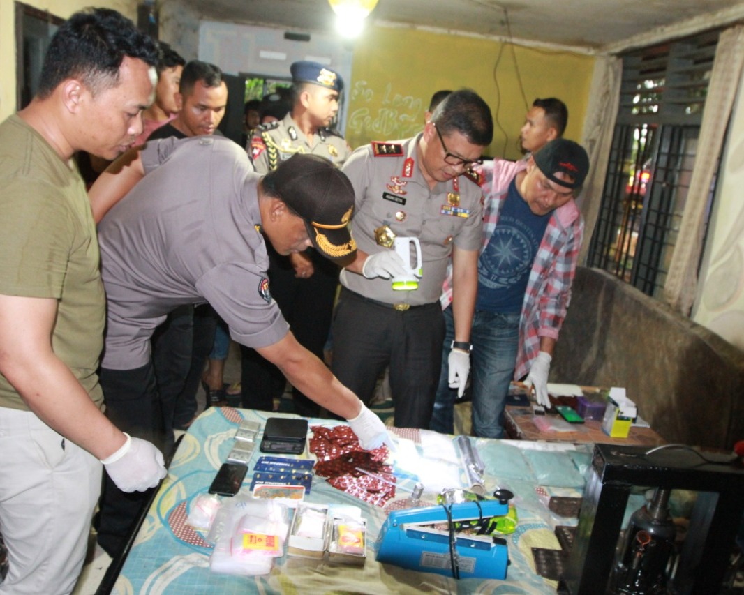 Kapolda Riau Menggungkap Home Industri Narkotika di Pekanbaru