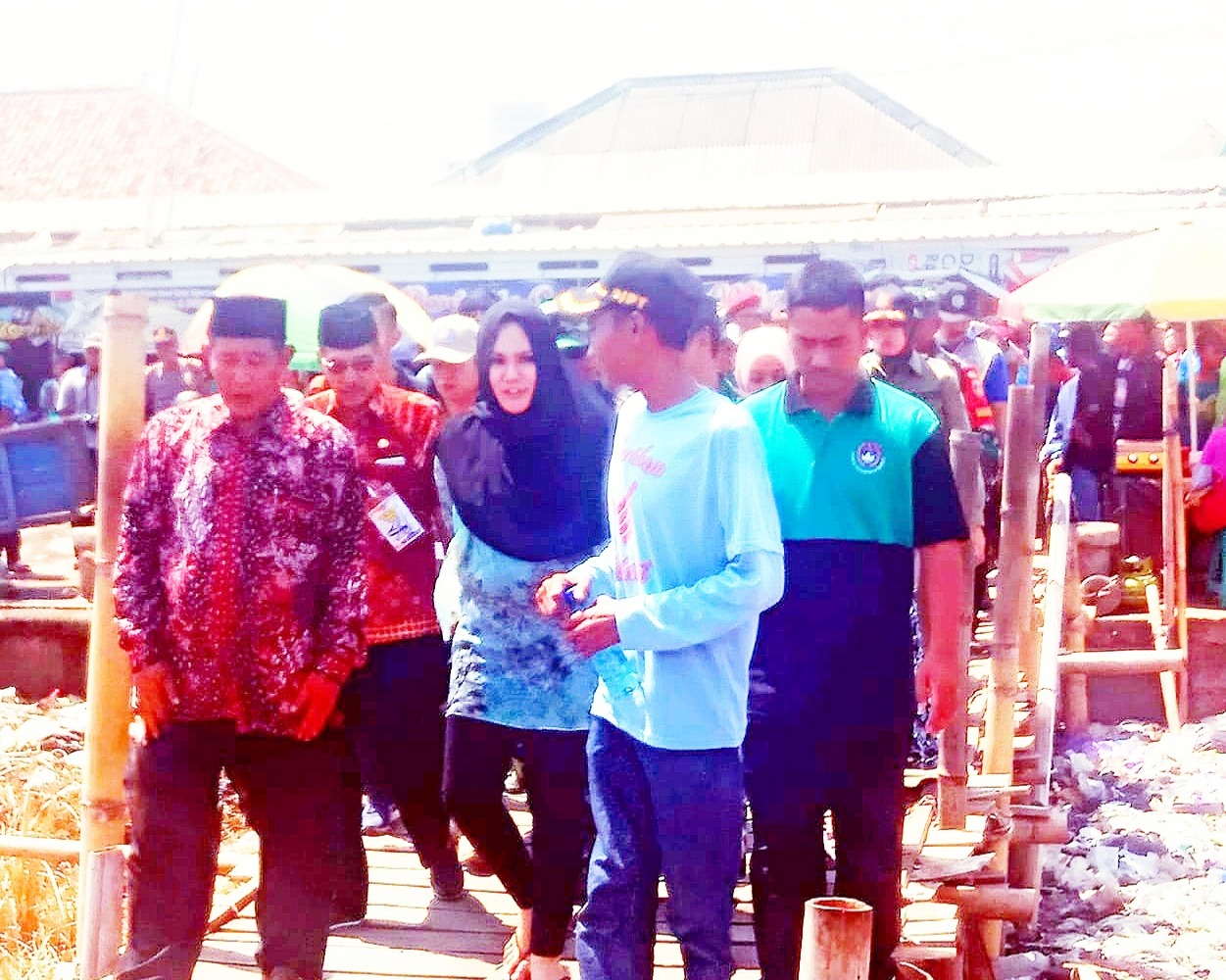 Bupati Kendal Ikut Meriahkan Pesta Laut Desa Gempolsewu