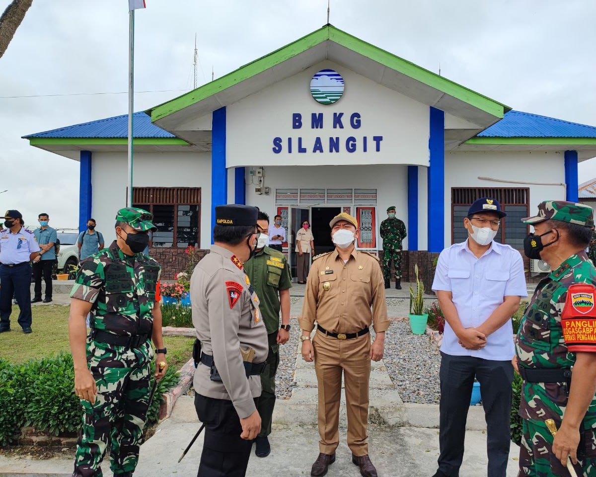 Bupati Nikson Nababan Hadiri Apel Gelar Pasukan Dalam Rangka Kunker Presiden RI di Kabupaten Tapanuli Utara