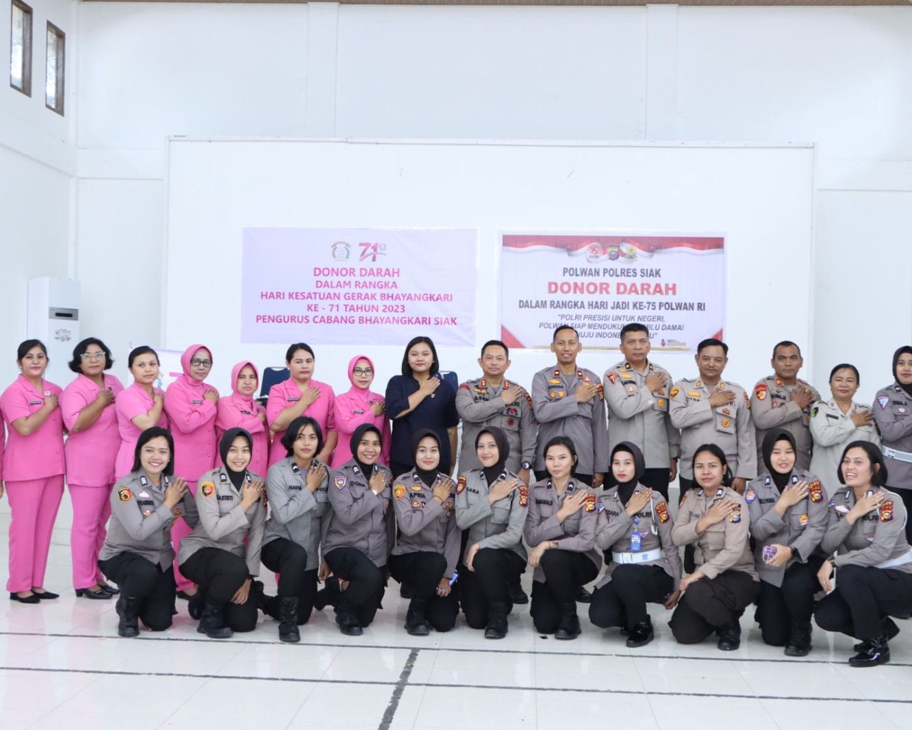 Sambut HUT Ke-75, Polwan Polres Siak Gelar Bhakti Donor Darah