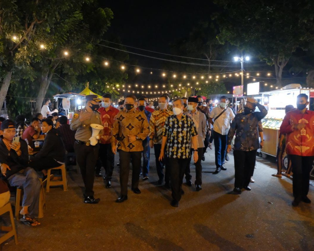 Kapolda Riau Bersama Forkopimda Turun Langsung Cek Ke Zona Merah, Ingatkan Warga Agar Disiplin Protokol Kesehatan