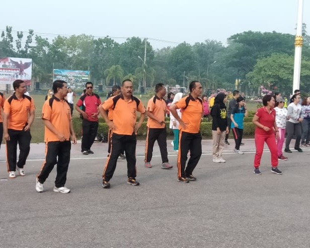 Walikota Palangka Raya Ikut Senam Gabungan TNI-Polri serta ASN  