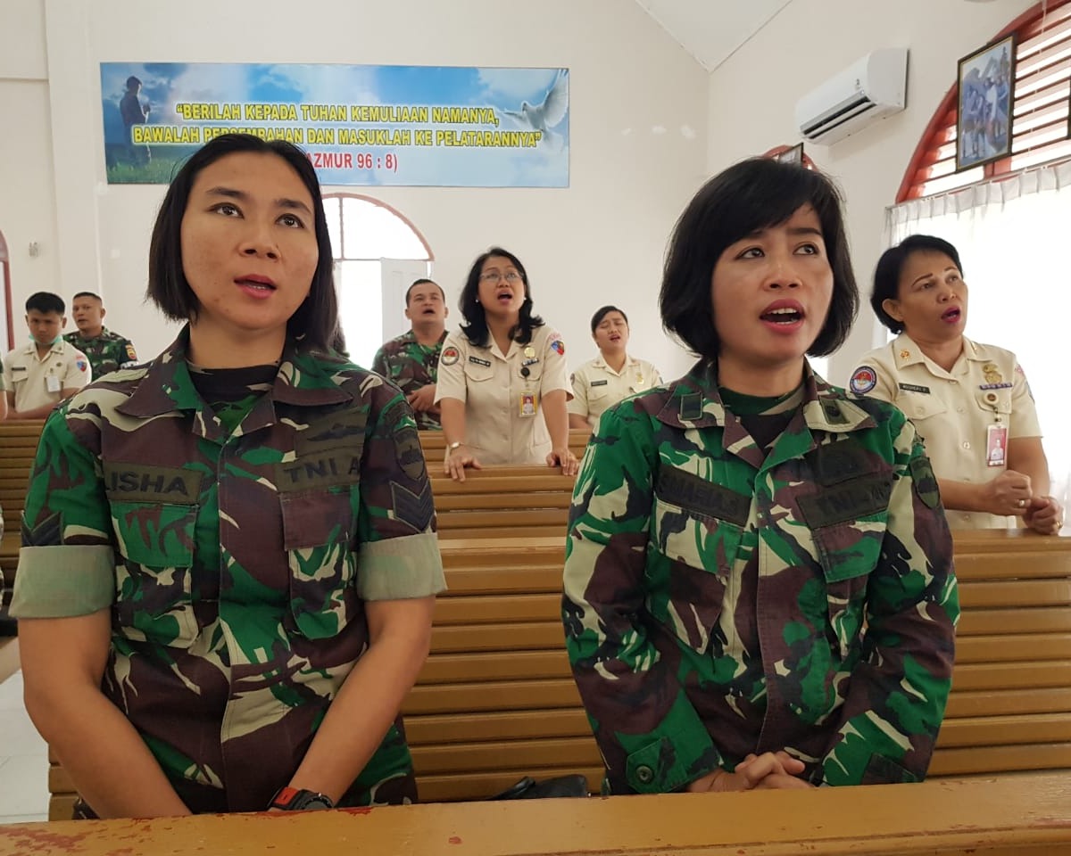 Kunjungan Presiden RI, Umat Kristiani TNI Lakukan Doa Bersama