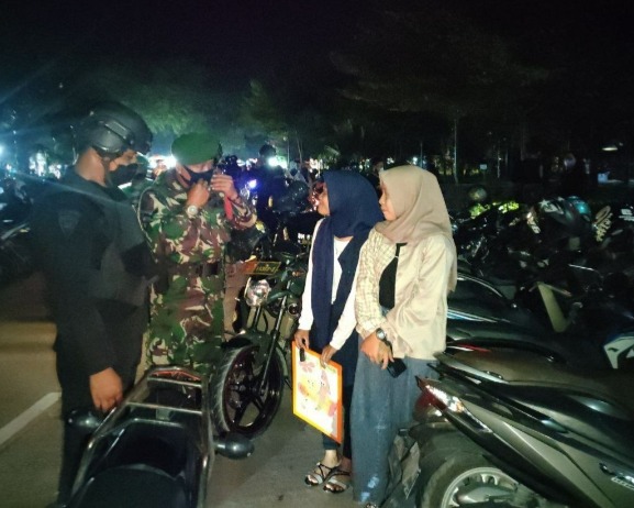 Patroli Gabungan TNI-Polri Terus Menerus Sampaikan Himbauan Prokes