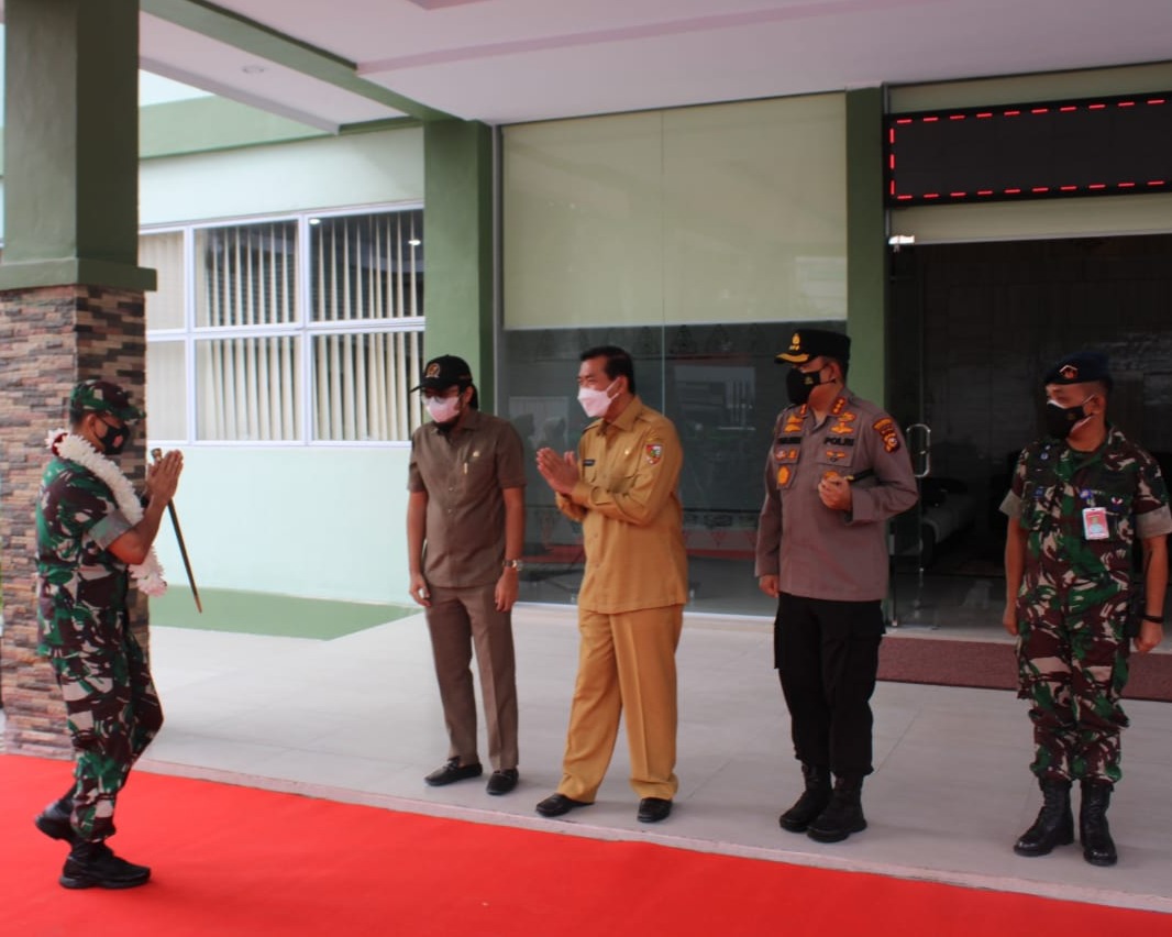 Dandim 0301/PBR Bersama Wali Kota dan Forkopimda Kota Sambut Kunjungan Kerja Danrem 031/WB Beserta Rombongan di Makodim