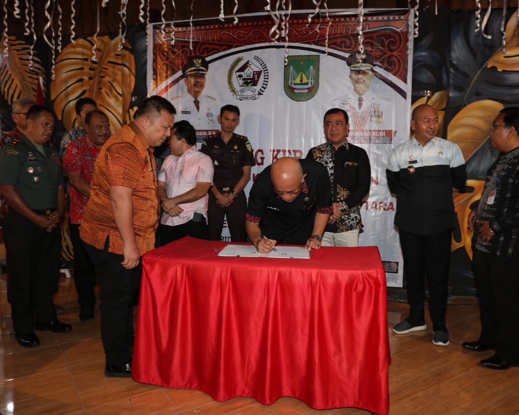 Bupati Taput Launching Kerja Sama Perdagangan Komoditi Pertanian