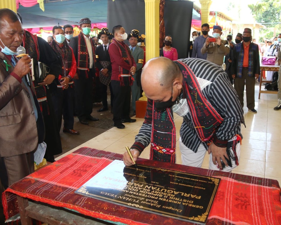 Turun Selama 2 Hari ke Dusun I Parurean Padang Parsadaan, Bupati Taput Kembali Menginap di Rumah Penduduk