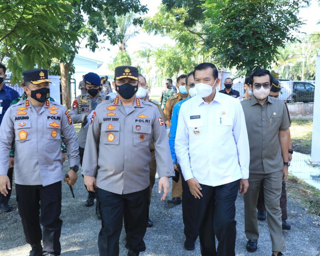 Respon Arahan Presiden Dalam Penanganan Covid-19 Secara Ovensif, Wakapolri Lakukan Kunjungan Kerja Ke Provinsi Riau