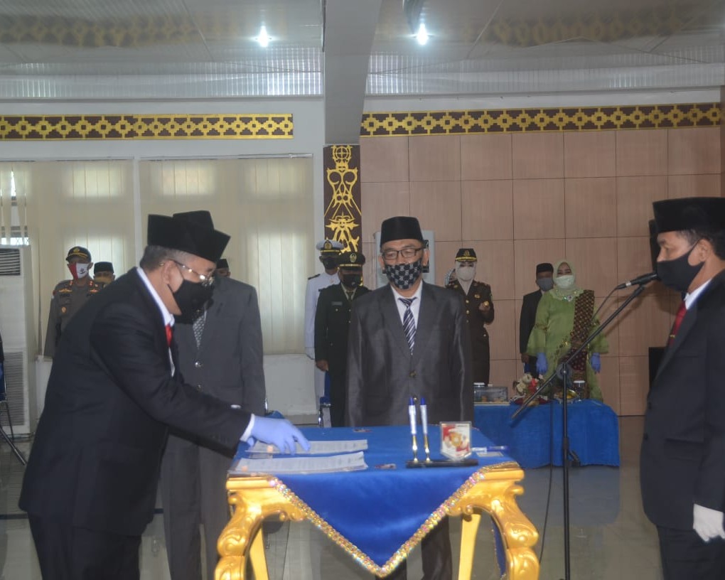 Di Hadiri Perwakilan Gubenur Lampung, Plt Bupati Lampura Melantik Drs. H. Lekok, MM Sebagai Sekdakab
