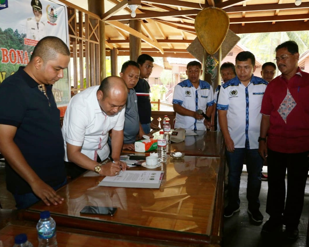 Bupati Taput Hadiri FGD Safari Jurnalistik Pariwisata PWI Bona Pasogit