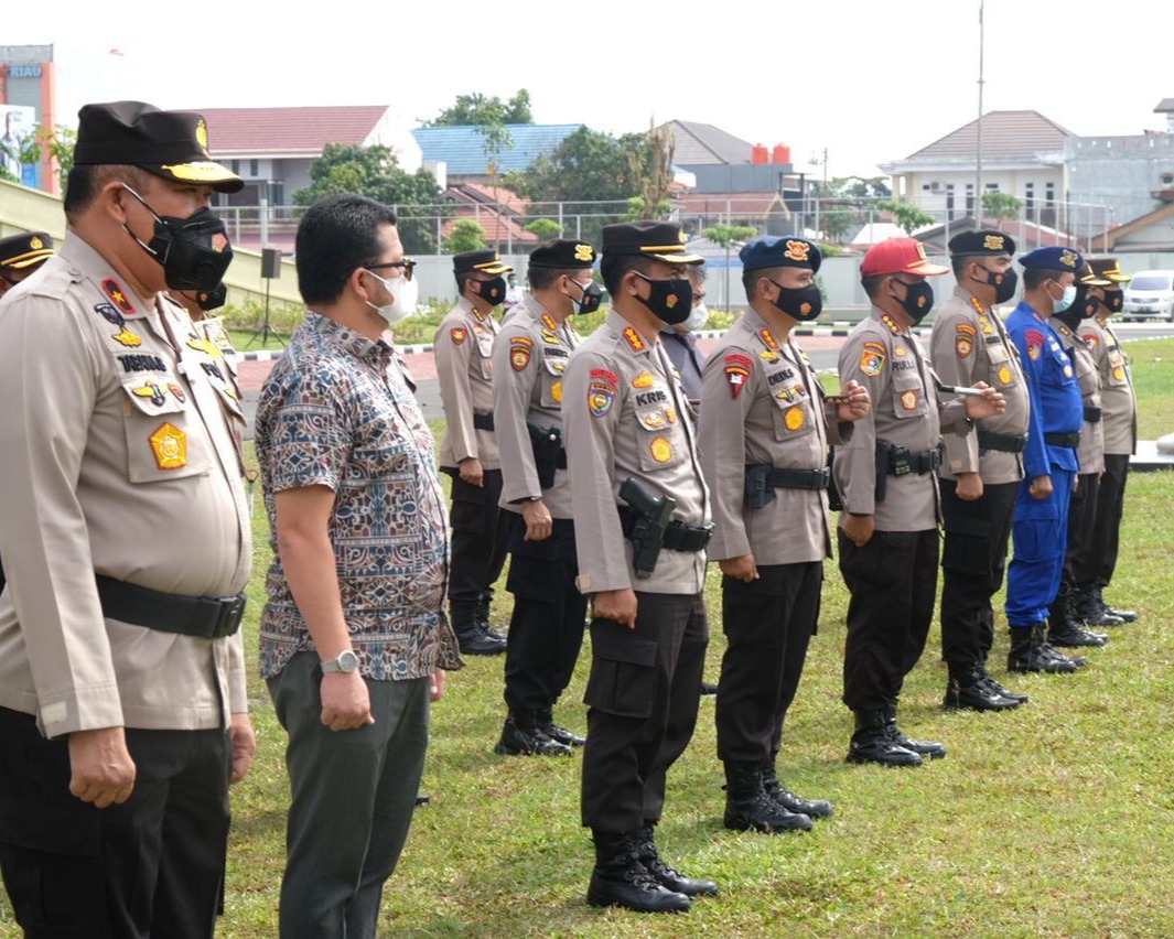 Kapolda Riau Pimpin Apel Kesiapan Bhabinkamtibmas Dan Tenaga Medis Kepolisian Sebagai Tracer dan Vaksinator