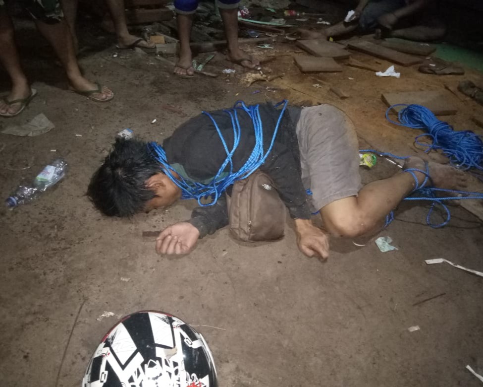 Polsek Pahandut di Bantu Oleh Warga Berhasil Menangkap Dugaan Pencurian, Setelah Beberapa Saat Beraksi di Jalan Lintas Palangka Raya - Bukit Rawi 