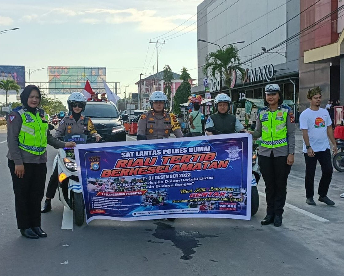Dalam Rangka Riau Tertib Berkeselamatan (RTB) 2023, Kapolres Bersama Satlantas Polres Dumai Laksanakan Sosialisasi Gerakan Anti Kecelakaan Lalu Lintas