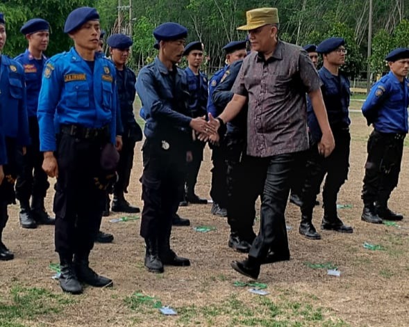 Sekdakab Tulang Bawang Barat Secara Resmi Menutup Pelatihan Satgas Pemadam Kebakaran